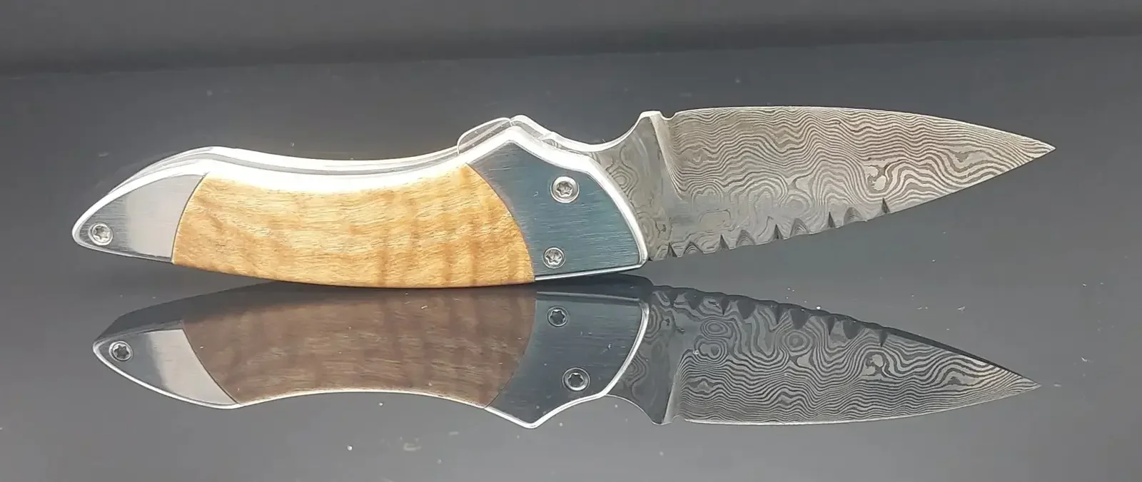 Handgeschmiedetes Damast-Taschenmesser